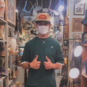 Meet your Posher, Max